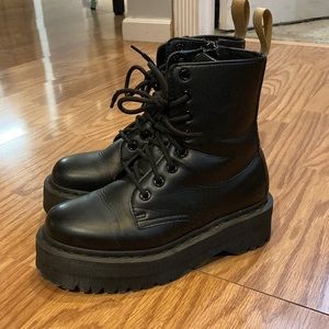 Dr. Martens Vegan Jadon’s